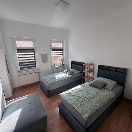 - Fahrstuhl - 2 Schlafzimmer - Kueche - Wlan - Parkplatz - 6 Schlafplaetze - Wanne - Apartmán *