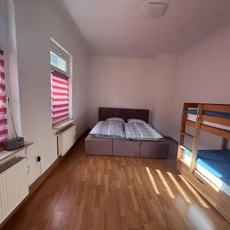 Apartmán - Fahrstuhl - 2 Schlafzimmer - Kueche - Wlan - Parkplatz - 6 Schlafplaetze - Wanne - *