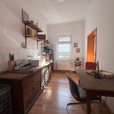 - Fahrstuhl - 2 Schlafzimmer - Kueche - Wlan - Parkplatz - 6 Schlafplaetze - Wanne - *
