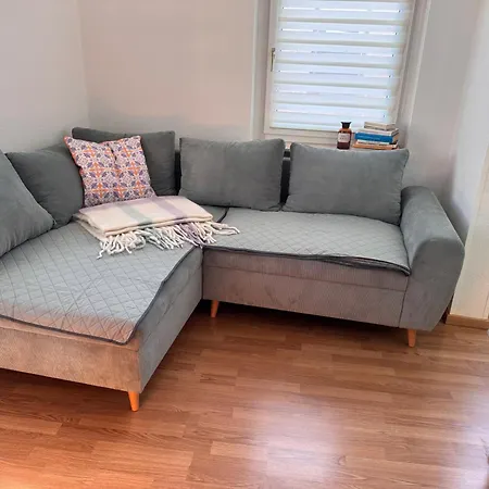 - Fahrstuhl - 2 Schlafzimmer - Kueche - Wlan - Parkplatz - 6 Schlafplaetze - Wanne -