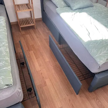 - Fahrstuhl - 2 Schlafzimmer - Kueche - Wlan - Parkplatz - 6 Schlafplaetze - Wanne -