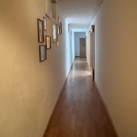 - Fahrstuhl - 2 Schlafzimmer - Kueche - Wlan - Parkplatz - 6 Schlafplaetze - Wanne - *